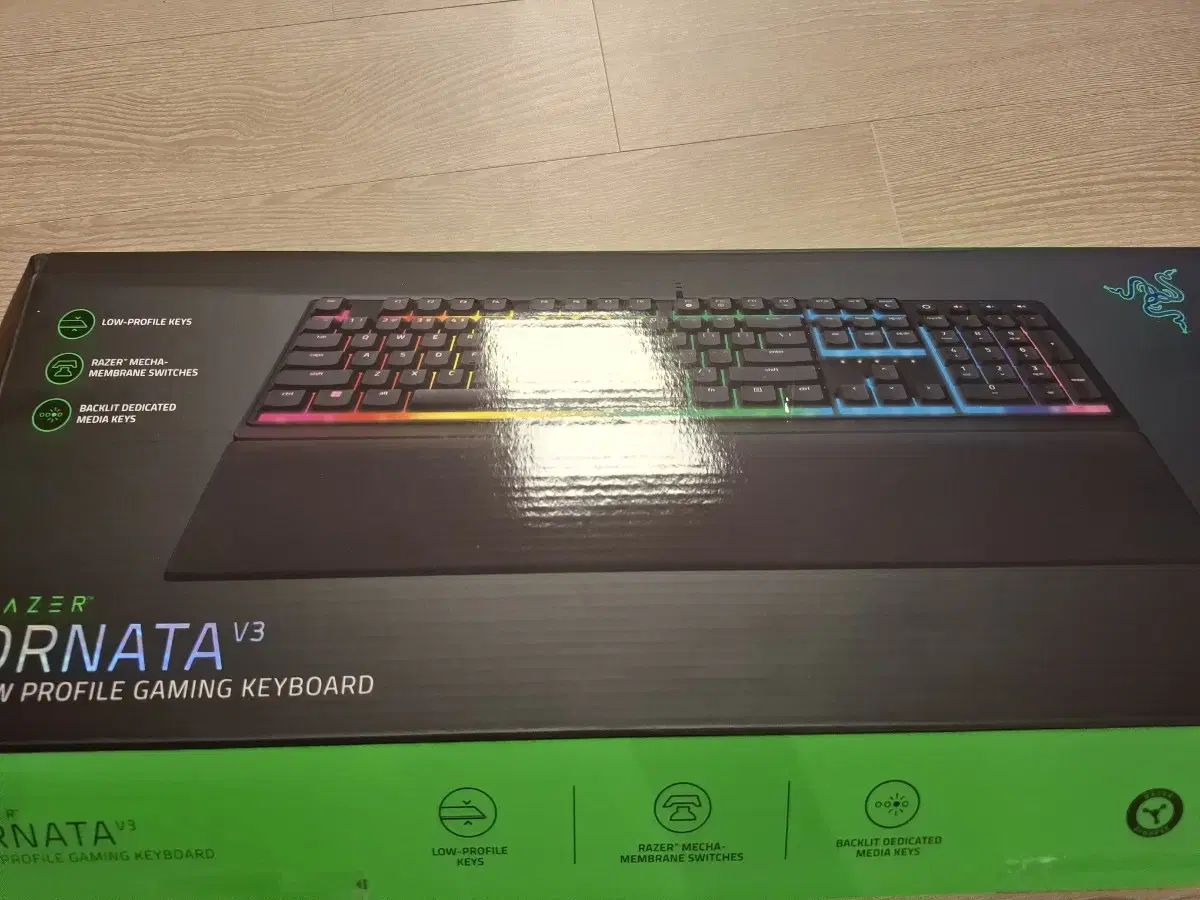 Razer Ornata V3 키보드 (택배 안해요)